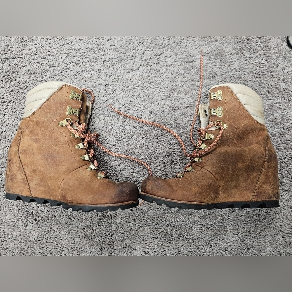 Sorel Womens 9.5 Conquest Hidden Wedge Leather Winter Snow Boots Brown Lace Up